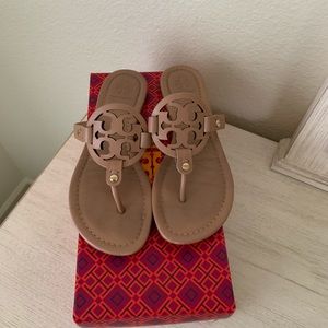 Tory Burch Miller Light Makeup size 6.5